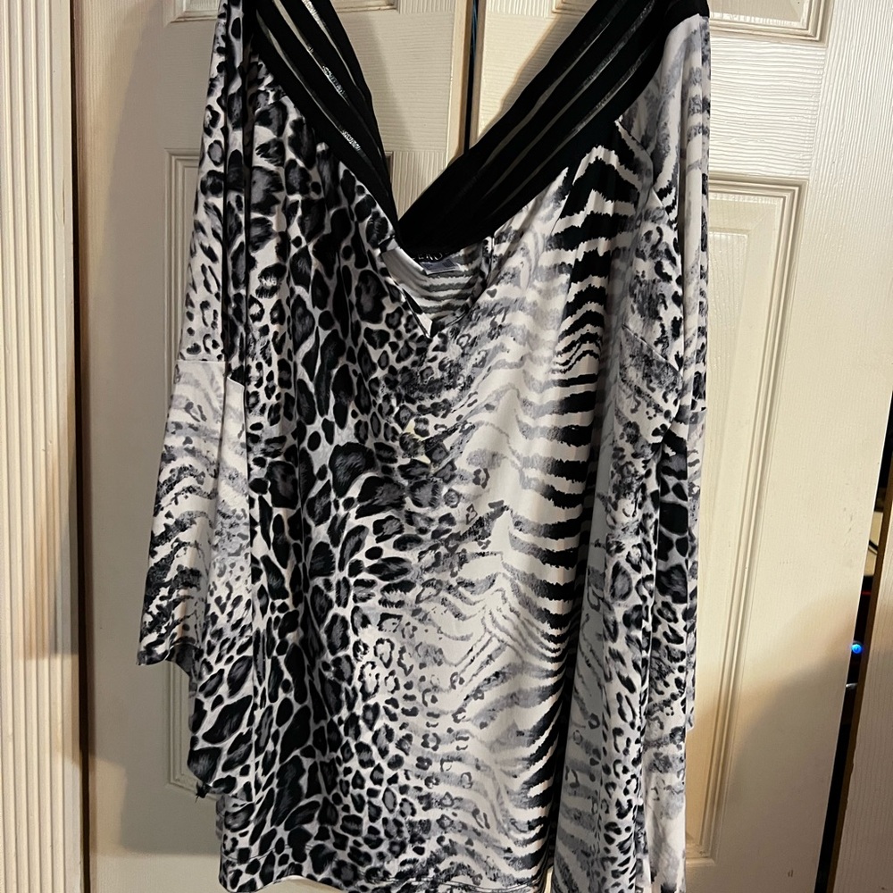 animal print off shoulder  Venus